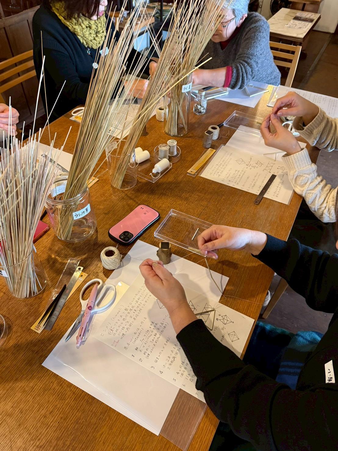 道端の草で作るフィンランドの飾りヒンメリ atelier polku